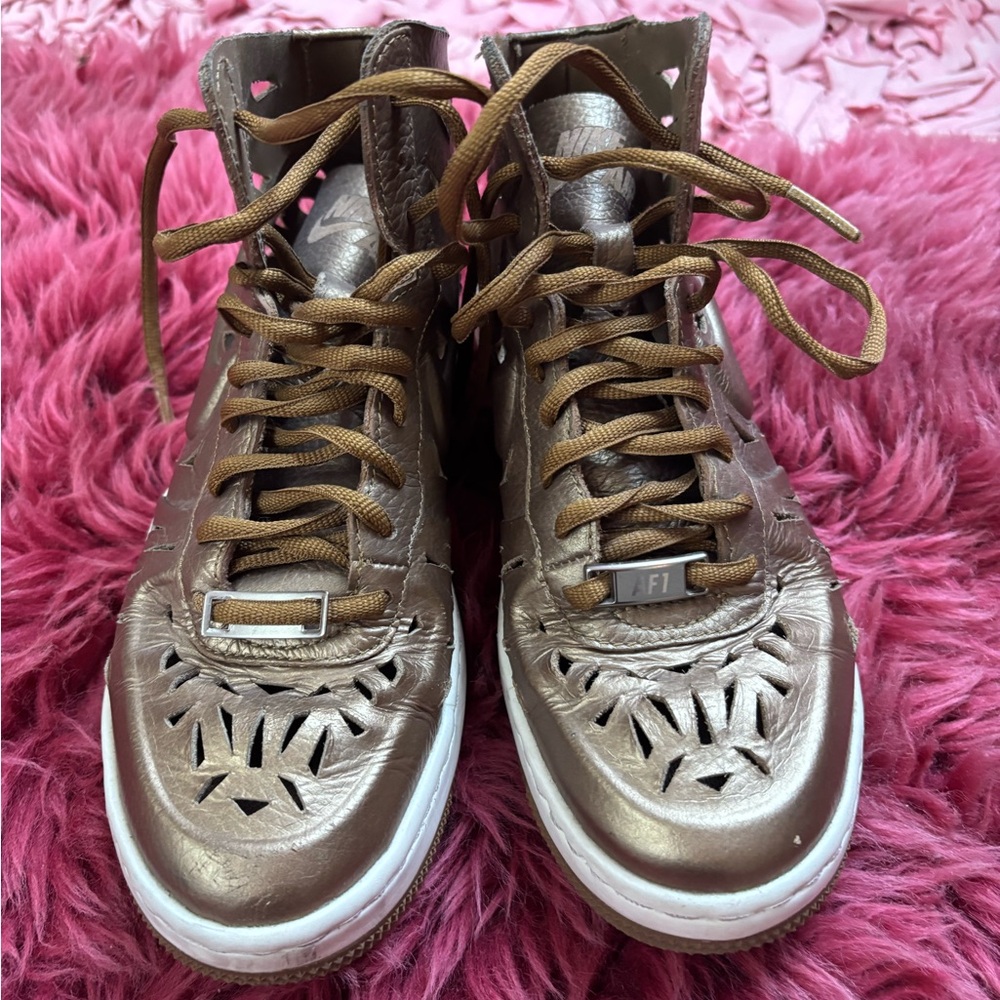 Nike Women's Metallic Bronze cutout AF1 ultra vice mid joli